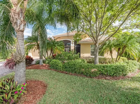 4229 Diamond Square Vero Beach FL 32967