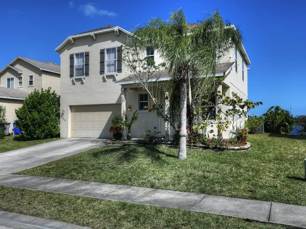 706 Carriage Lake Way Vero Beach FL 32968