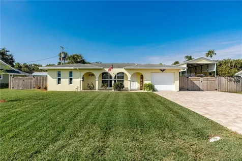 1943 5th Court SE Vero Beach FL 32962