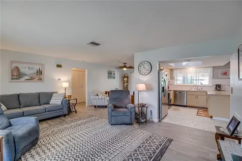 1943 5th Court SE Vero Beach FL 32962