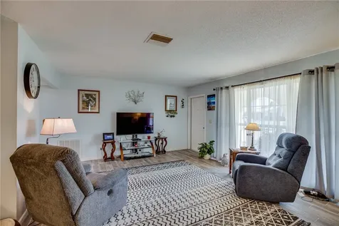 1943 5th Court SE Vero Beach FL 32962