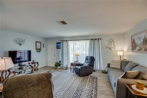 1943 5th Court SE Vero Beach FL 32962
