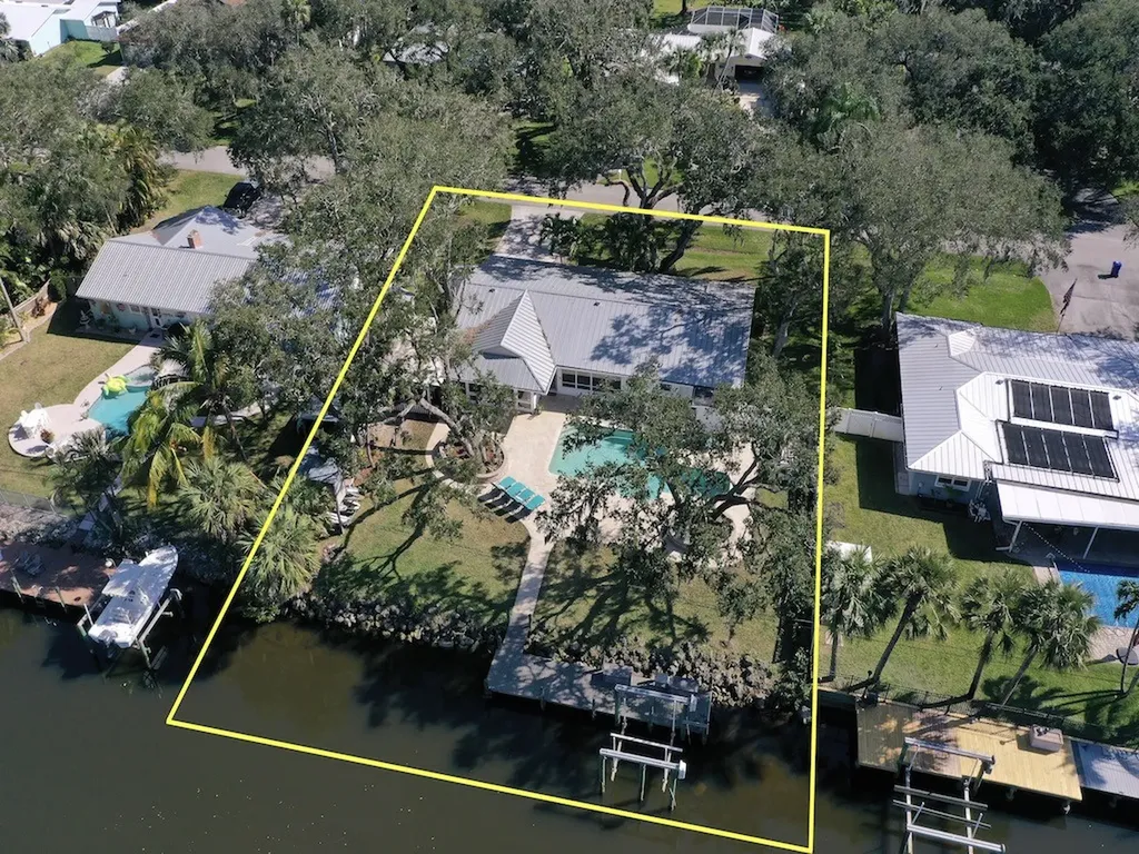 3025 Par Drive Vero Beach FL 32960
