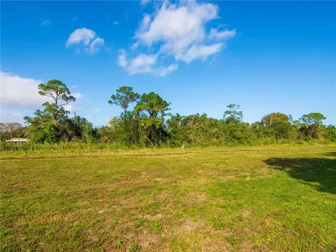 2460 3rd Place SW Vero Beach FL 32962