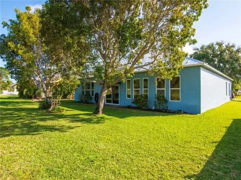 2460 3rd Place SW Vero Beach FL 32962