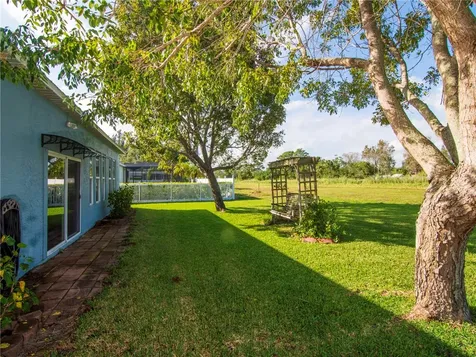 2460 3rd Place SW Vero Beach FL 32962