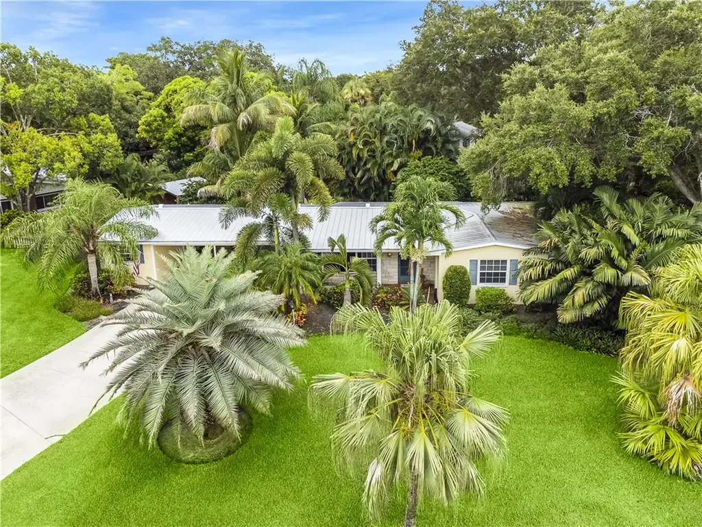 2066 Avalon Avenue Vero Beach FL 32960