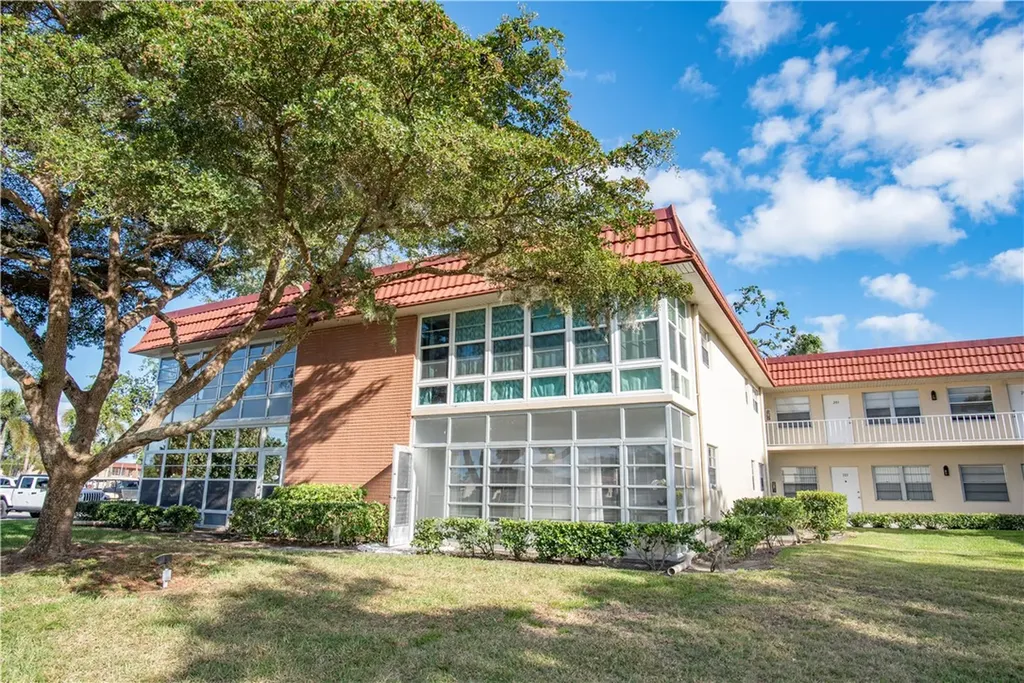 83 Crooked Tree Lane Vero Beach FL 32962