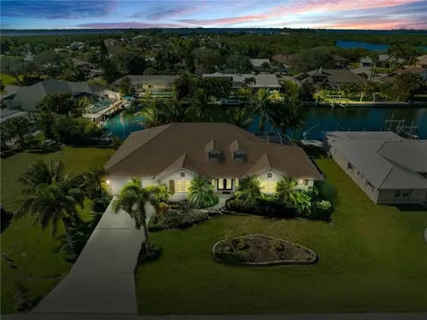 125 Queen Catherina Court Hutchinson Island FL 34949