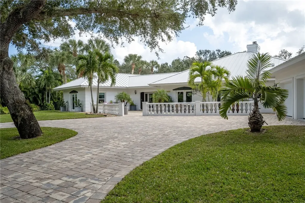 2555 Lagoon Court & 8765 Seacrest Drive Vero Beach FL 32963