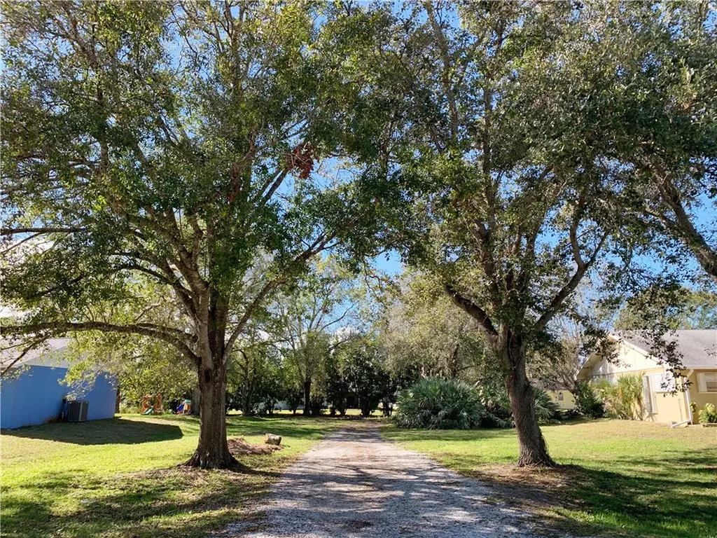 1225 33rd Avenue SW Vero Beach FL 32968