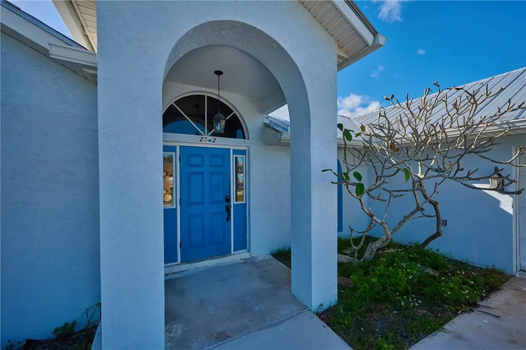 2542 SW Cooper Lane Port St. Lucie FL 34984
