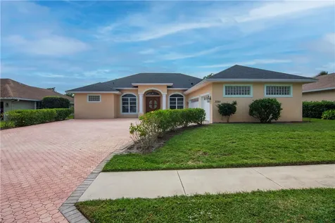 3785 9th Place Vero Beach FL 32960