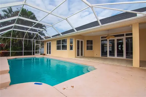 3785 9th Place Vero Beach FL 32960