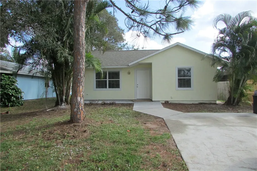2240 85th Court Vero Beach FL 32966