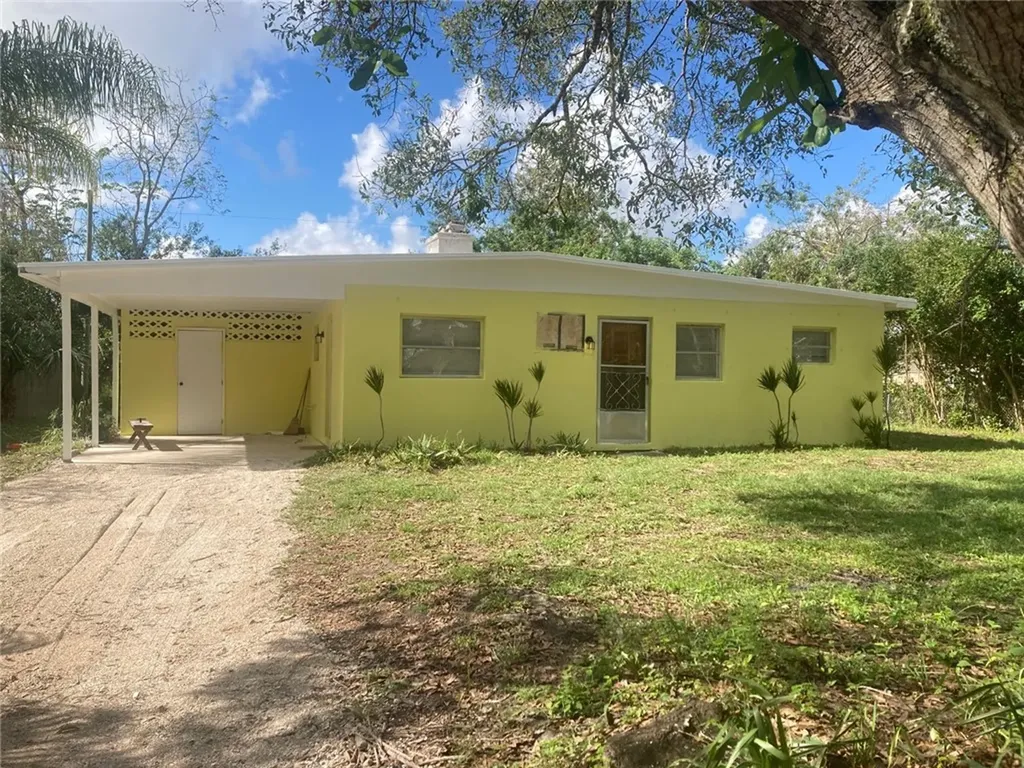 8675 101st Avenue Vero Beach FL 32967