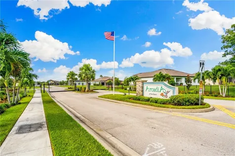 6331 Arcadia Square Vero Beach FL 32966