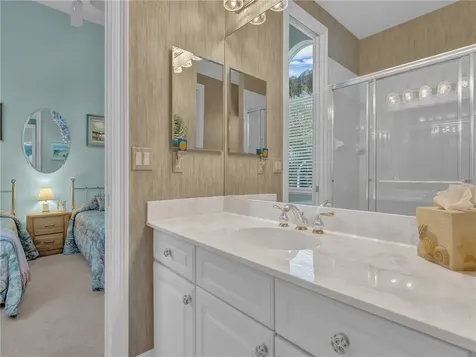 1294 W Island Club Square Vero Beach FL 32963