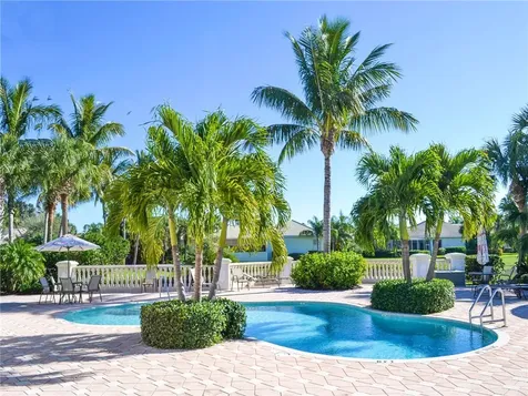 1294 W Island Club Square Vero Beach FL 32963
