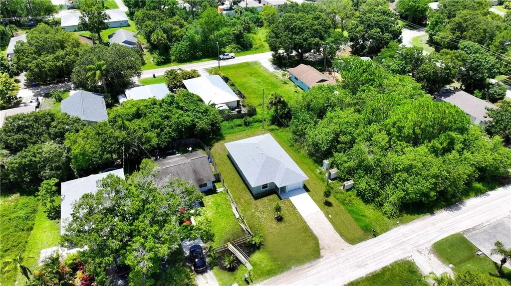 1435 25th Court SW Vero Beach FL 32962