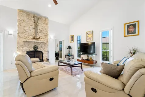 1645 Shuckers Point Vero Beach FL 32963