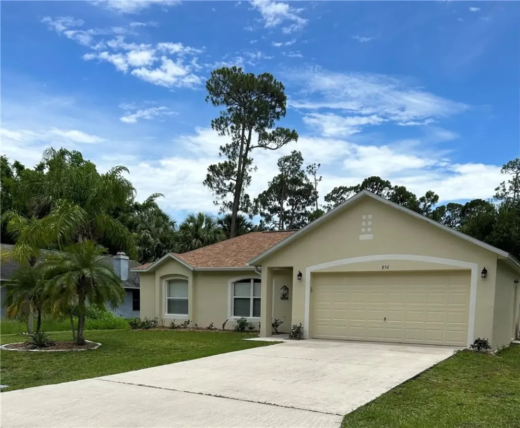 850 Bellevue Street NE Palm Bay FL 32907