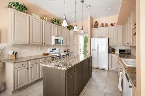 945 Island Club Square Vero Beach FL 32963