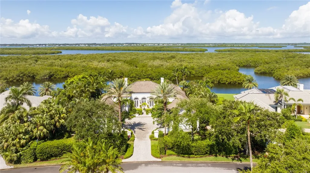541 White Pelican Circle Vero Beach FL 32963