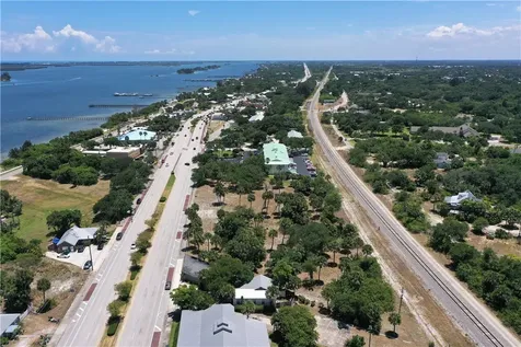 1531 Us Highway 1 Sebastian FL 32958