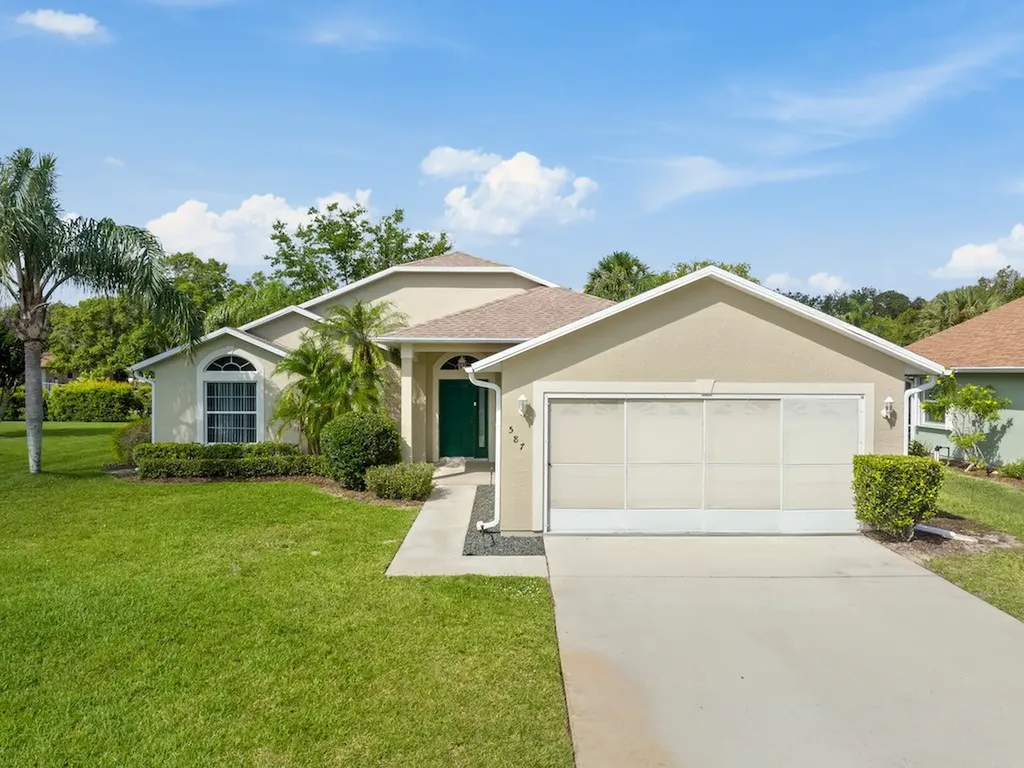 587 Redwood Court Sebastian FL 32958