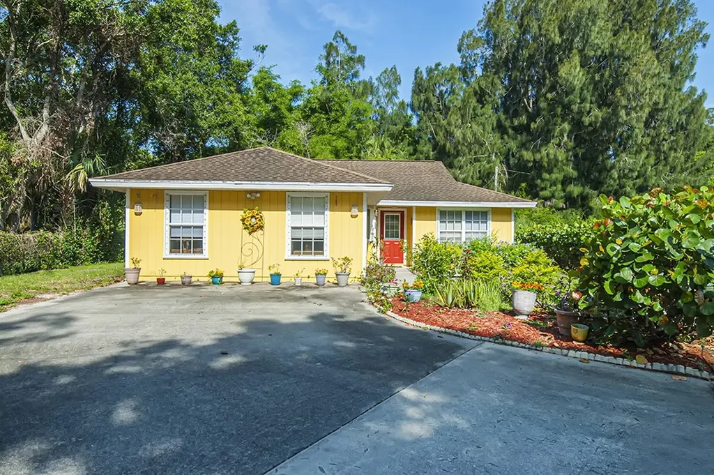 1725 20th Court Vero Beach FL 32960