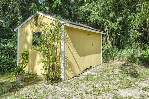 1725 20th Court Vero Beach FL 32960