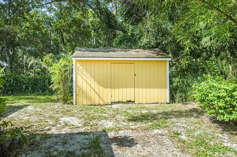 1725 20th Court Vero Beach FL 32960