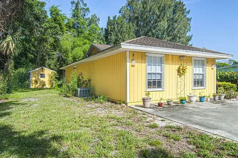 1725 20th Court Vero Beach FL 32960
