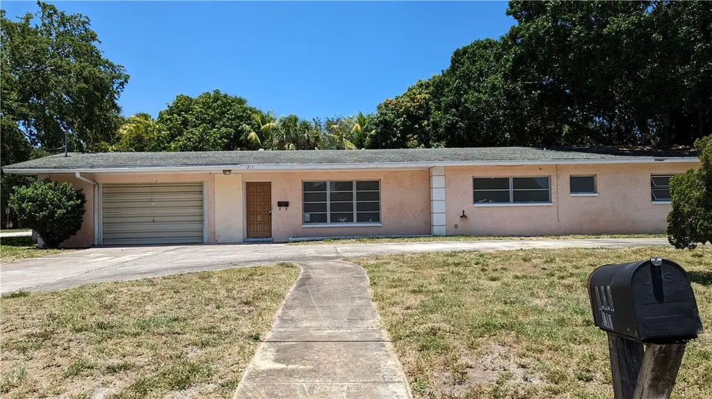 1218 Kentucky Avenue Fort Pierce FL 34950