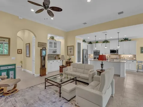 377 11th Square SW Vero Beach FL 32962