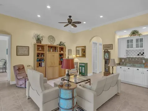 377 11th Square SW Vero Beach FL 32962