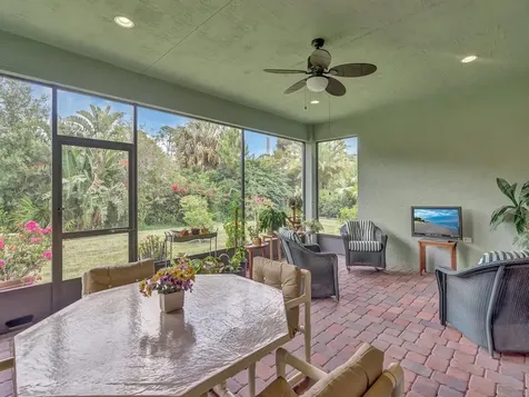 377 11th Square SW Vero Beach FL 32962