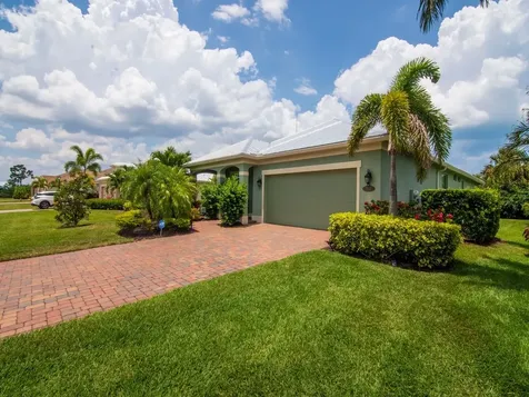 377 11th Square SW Vero Beach FL 32962