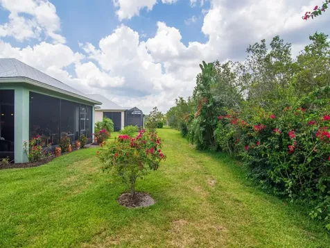 377 11th Square SW Vero Beach FL 32962
