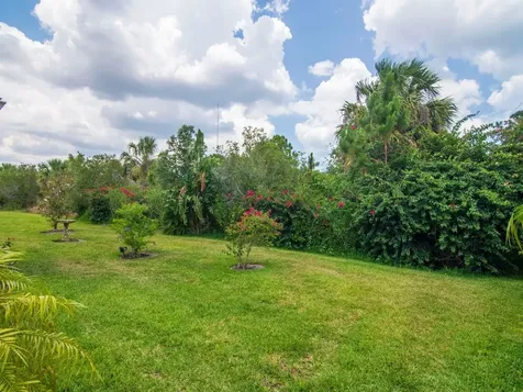 377 11th Square SW Vero Beach FL 32962
