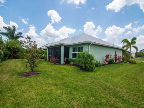 377 11th Square SW Vero Beach FL 32962
