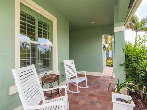 377 11th Square SW Vero Beach FL 32962