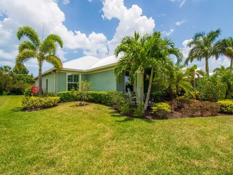 377 11th Square SW Vero Beach FL 32962