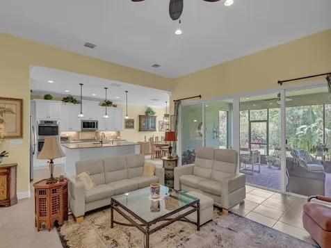377 11th Square SW Vero Beach FL 32962