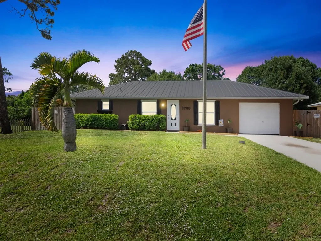 6708 Belleair Avenue Fort Pierce FL 34951