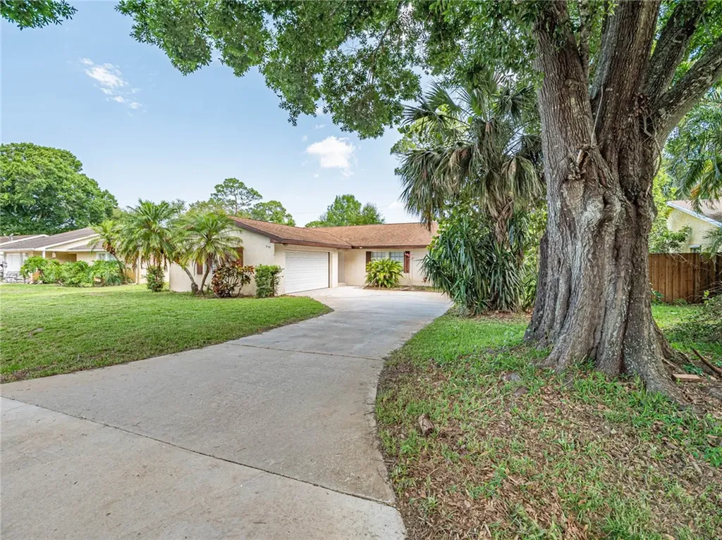 3130 1st Street Vero Beach FL 32968