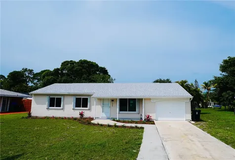 1322 SE Roanoke Street Port St. Lucie FL 34952