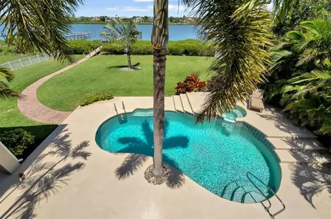 8140 S Seacrest Drive Vero Beach FL 32963