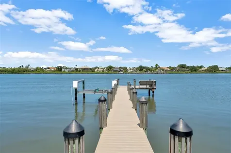 8140 S Seacrest Drive Vero Beach FL 32963